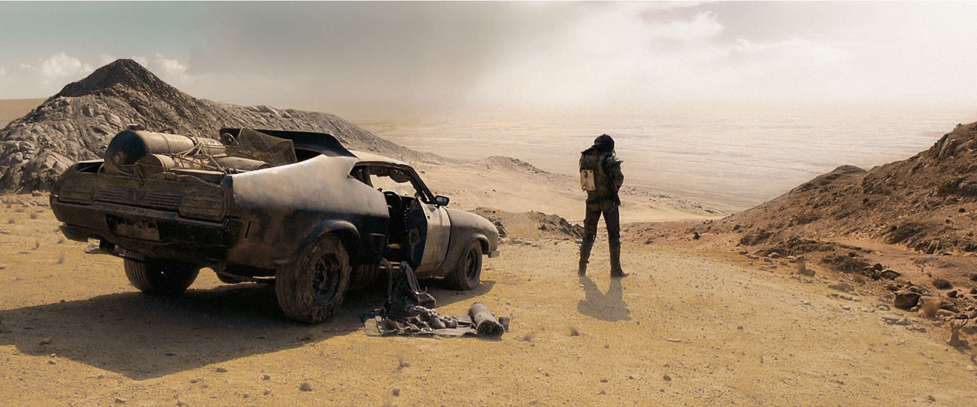 615c2695801d9766bb13a79b_MAD_MAX-FURY_ROAD-BEFORE